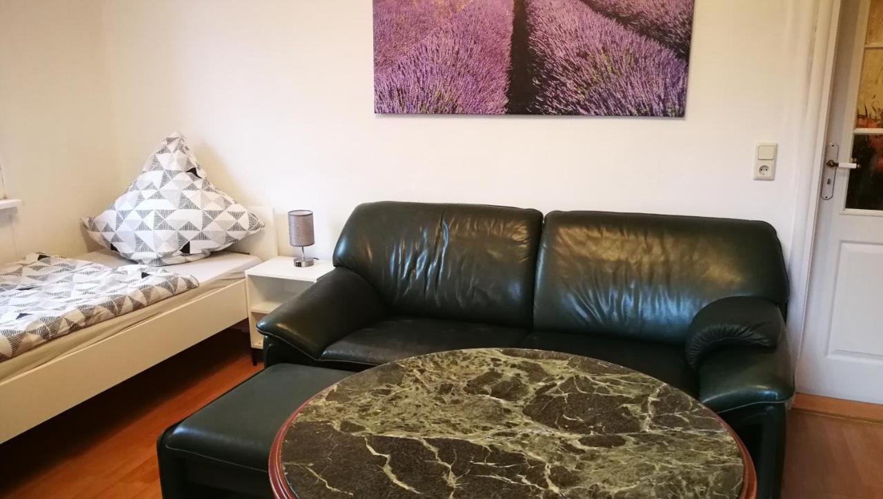 Apartment Am Suedpark Merseburg Buitenkant foto